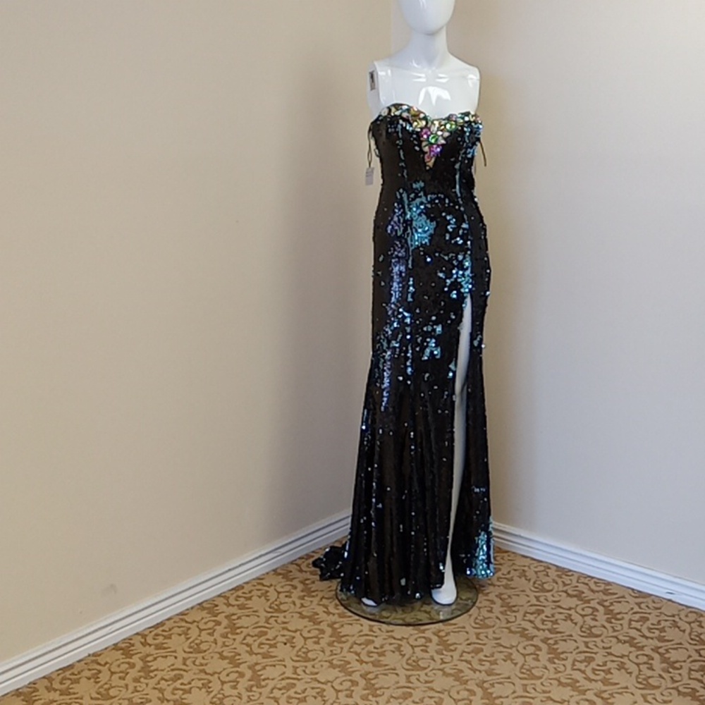 Nwt Alyce Paris size 2 prom dress